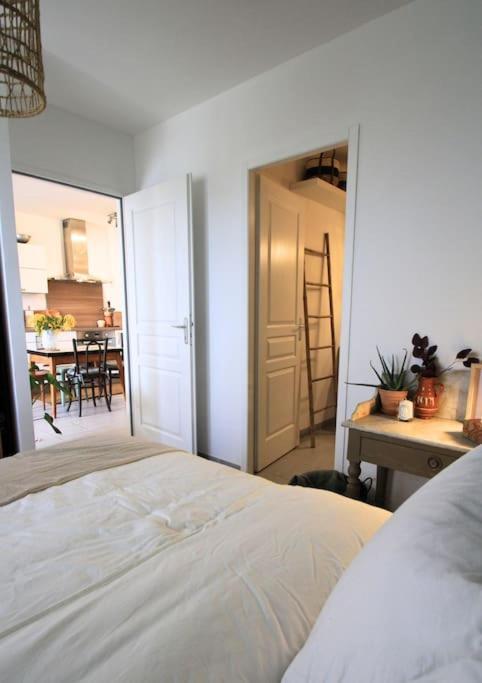 Cosy Appartement Entre Vignes Et Garrigue Avec Piscine Peret Экстерьер фото